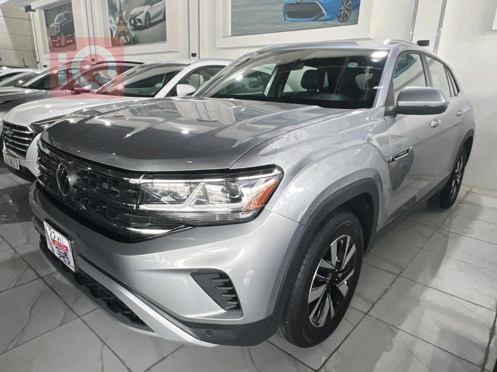 ڤۆڵکسواگن ئەتڵەس کرۆس سپۆرت